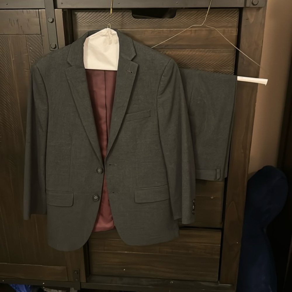 Joseph Abboud 2 piece grey suit